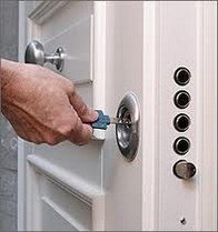 Ouverture de porte claquée